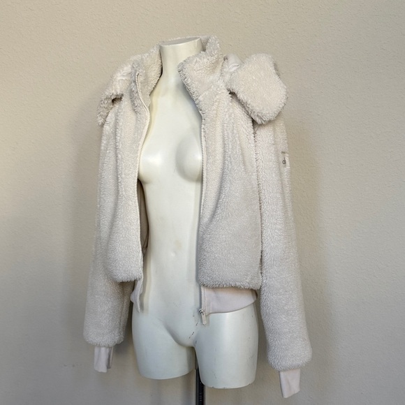 ALO Yoga Foxy Faux Sherpa Teddy Jacket - Picture 12 of 14